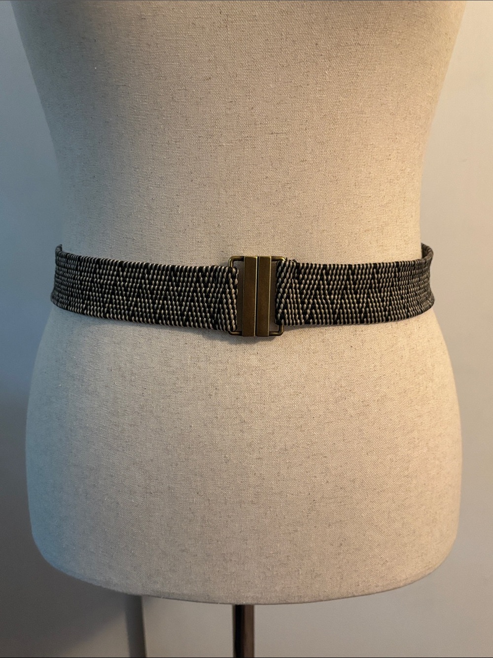 Woven Elastic Waist Belt with Metal Clamp - Black and Off White